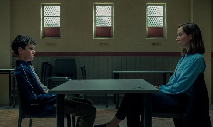 RESEÑA DE ADOLESCENCIA: El éxito de la nueva miniserie de Netflix y su enorme impacto&nbsp;social